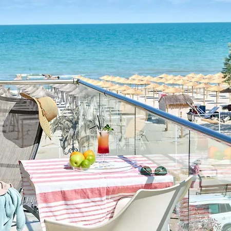 Lejlighed Beachfront Sea View - Pools