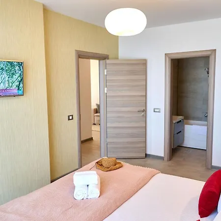 Apartament Beachfront Sea View - Pools *