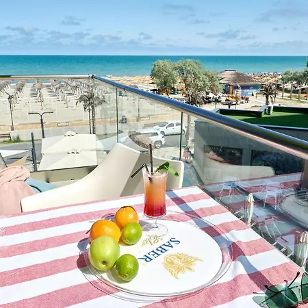 Beachfront Sea View - Pools * Mamaia