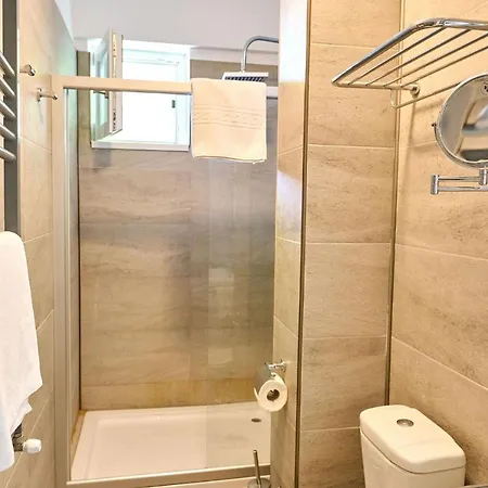 Beachfront Sea View - Pools Apartament *