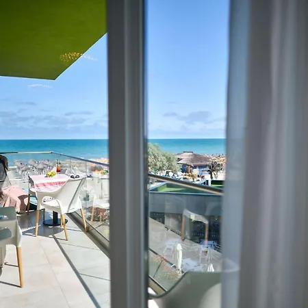 Beachfront Sea View - Pools