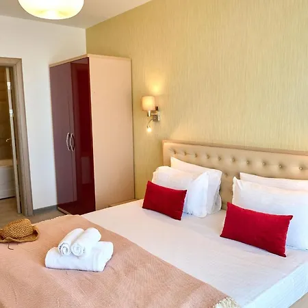 Beachfront Sea View - Pools *