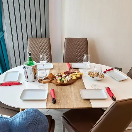 Beachfront Sea View - Pools *