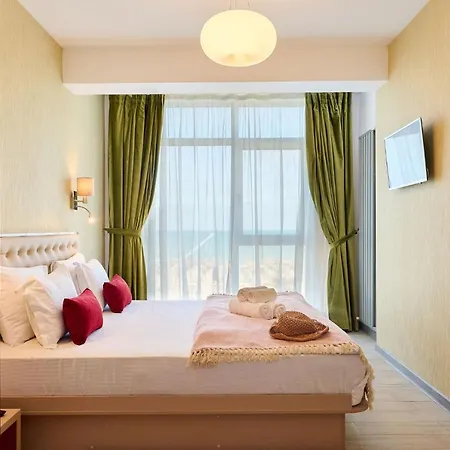 Apartamento Beachfront Sea View - Pools