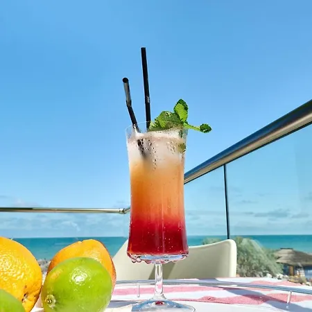 Beachfront Sea View - Pools