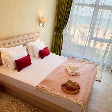 Beachfront Sea View - Pools * Mamaia