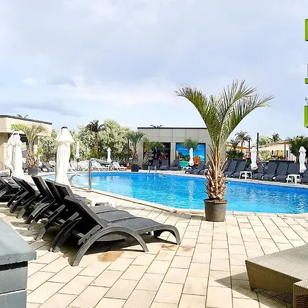 Beachfront Sea View - Pools Apartamento Mamaia