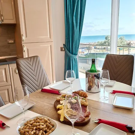 Beachfront Sea View - Pools Apartamento Mamaia