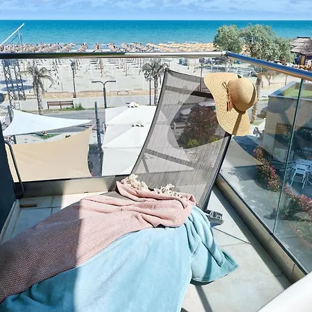 Beachfront Sea View - Pools *